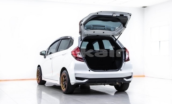 ซื้อ รถมือสอง Honda Jazz ขาว รถยนต์ ใน %{เมือง} ใน กรุงเทพมหานคร ซื้อ รถมือสอง Honda Jazz ขาว รถยนต์ ใน %{เมือง} ใน กรุงเทพมหานคร