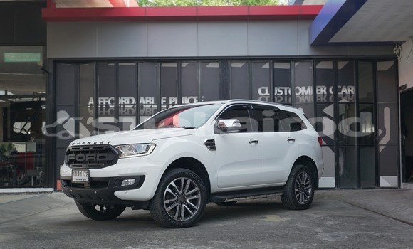 ซื้อ รถมือสอง Ford Everest ขาว รถยนต์ ใน %{เมือง} ใน กรุงเทพมหานคร