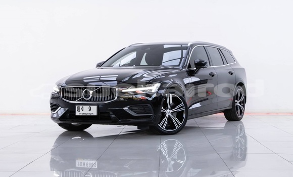 ซื้อ รถมือสอง Volvo V60 สีดำ รถยนต์ ใน %{เมือง} ใน กรุงเทพมหานคร