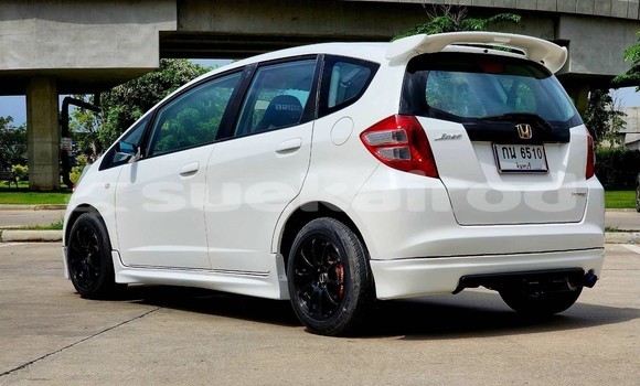 Buy Used Honda Jazz White Car in Bangkok in Bangkok Buy Used Honda Jazz White Car in Bangkok in Bangkok