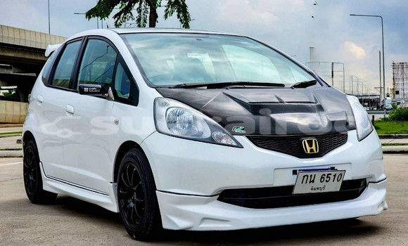 Buy Used Honda Jazz White Car in Bangkok in Bangkok Buy Used Honda Jazz White Car in Bangkok in Bangkok