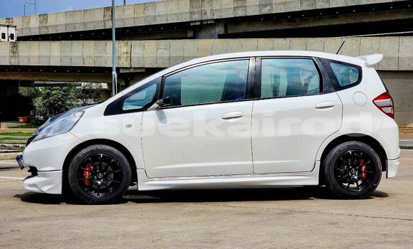 Buy Used Honda Jazz White Car in Bangkok in Bangkok Buy Used Honda Jazz White Car in Bangkok in Bangkok