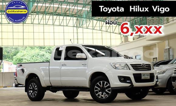 Buy Used Toyota Vigo White Car in Udon Thani in Udon Thani