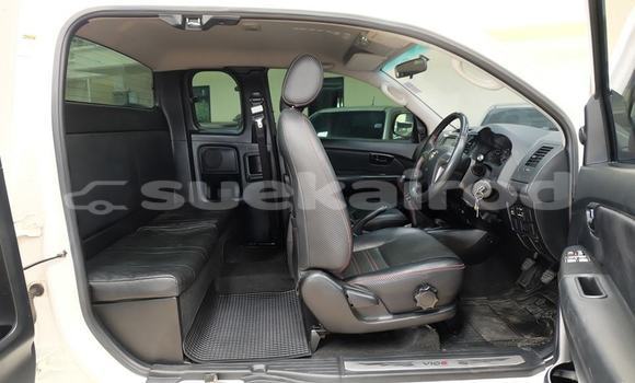 Buy Used Toyota Vigo White Car in Udon Thani in Udon Thani Buy Used Toyota Vigo White Car in Udon Thani in Udon Thani