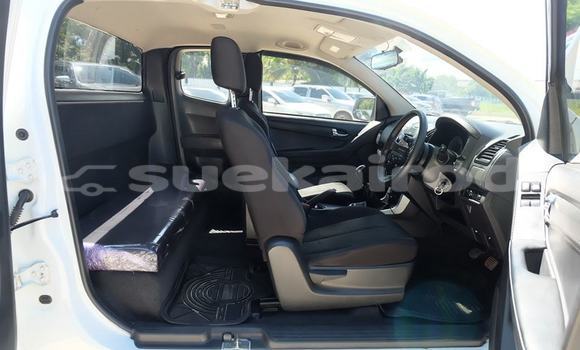 Buy Used Isuzu D-Max White Car in Udon Thani in Udon Thani Buy Used Isuzu D-Max White Car in Udon Thani in Udon Thani