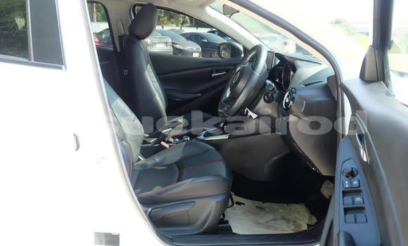 ซื้อ รถมือสอง Mazda 2 ขาว รถยนต์ ใน %{เมือง} ใน อุดรธานี ซื้อ รถมือสอง Mazda 2 ขาว รถยนต์ ใน %{เมือง} ใน อุดรธานี