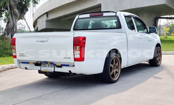 Buy Used Isuzu D–MAX White Car in Bangkok in Bangkok Buy Used Isuzu D–MAX White Car in Bangkok in Bangkok