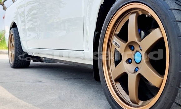 Buy Used Isuzu D–MAX White Car in Bangkok in Bangkok Buy Used Isuzu D–MAX White Car in Bangkok in Bangkok