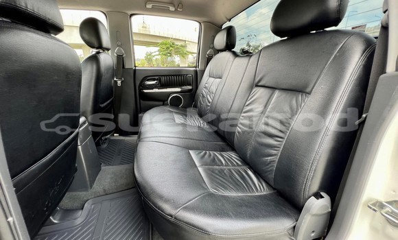 Buy Used Isuzu D–MAX White Car in Bangkok in Bangkok Buy Used Isuzu D–MAX White Car in Bangkok in Bangkok