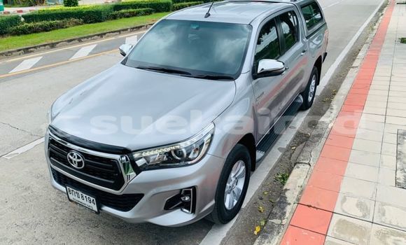 ซื้อ รถมือสอง Toyota Hiluxe Revo เงิน รถยนต์ ใน %{เมือง} ใน กรุงเทพมหานคร