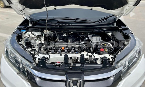 Buy Used Honda CR-V White Car in Bangkok in Bangkok Buy Used Honda CR-V White Car in Bangkok in Bangkok
