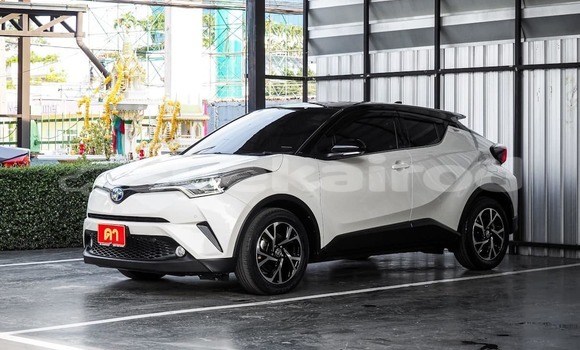 Buy Used Toyota C-HR White Car in Bangkok in Bangkok