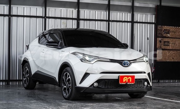 Buy Used Toyota C-HR White Car in Bangkok in Bangkok Buy Used Toyota C-HR White Car in Bangkok in Bangkok
