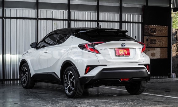 Buy Used Toyota C-HR White Car in Bangkok in Bangkok Buy Used Toyota C-HR White Car in Bangkok in Bangkok