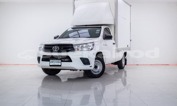 Buy Used Toyota Hiluxe Revo White Car in Bangkok in Bangkok