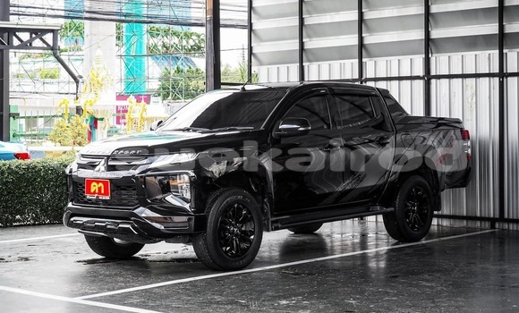 ซื้อ รถมือสอง Mitsubishi Triton สีดำ รถยนต์ ใน %{เมือง} ใน กรุงเทพมหานคร