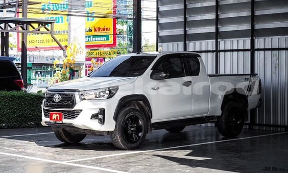 ซื้อ รถมือสอง Toyota Hiluxe Revo ขาว รถยนต์ ใน %{เมือง} ใน กรุงเทพมหานคร