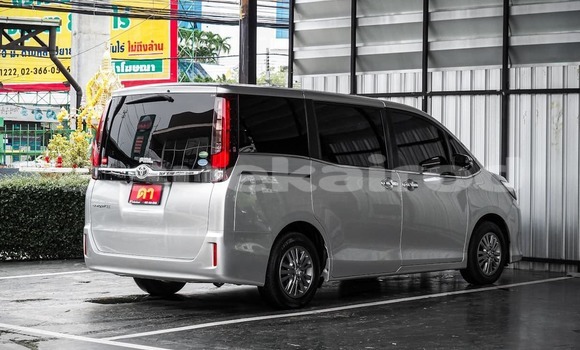 ซื้อ รถมือสอง Toyota Esquire เงิน รถยนต์ ใน %{เมือง} ใน กรุงเทพมหานคร ซื้อ รถมือสอง Toyota Esquire เงิน รถยนต์ ใน %{เมือง} ใน กรุงเทพมหานคร