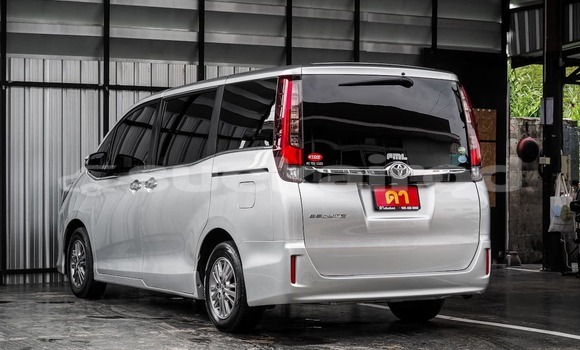 ซื้อ รถมือสอง Toyota Esquire เงิน รถยนต์ ใน %{เมือง} ใน กรุงเทพมหานคร ซื้อ รถมือสอง Toyota Esquire เงิน รถยนต์ ใน %{เมือง} ใน กรุงเทพมหานคร