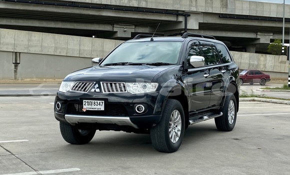 ซื้อ รถมือสอง Mitsubishi Pajero Sport สีดำ รถยนต์ ใน %{เมือง} ใน กรุงเทพมหานคร