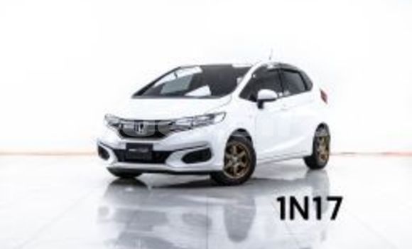 Buy Used Honda Jazz White Car in Bangkok in Bangkok Buy Used Honda Jazz White Car in Bangkok in Bangkok