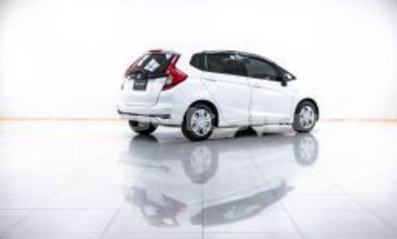 Buy Used Honda Jazz White Car in Bangkok in Bangkok Buy Used Honda Jazz White Car in Bangkok in Bangkok