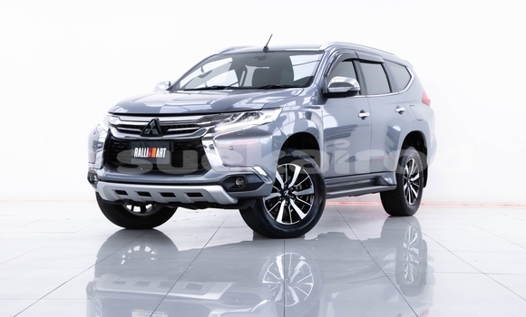 Buy Used Mitsubishi Pajero Other Car in Bangkok in Bangkok Buy Used Mitsubishi Pajero Other Car in Bangkok in Bangkok