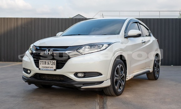 Buy Used Honda HR-V White Car in Bangkok in Bangkok Buy Used Honda HR-V White Car in Bangkok in Bangkok