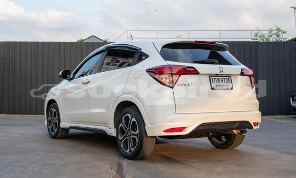 Buy Used Honda HR-V White Car in Bangkok in Bangkok Buy Used Honda HR-V White Car in Bangkok in Bangkok