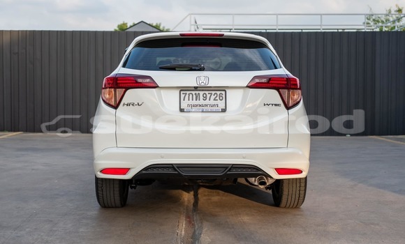 Buy Used Honda HR-V White Car in Bangkok in Bangkok Buy Used Honda HR-V White Car in Bangkok in Bangkok