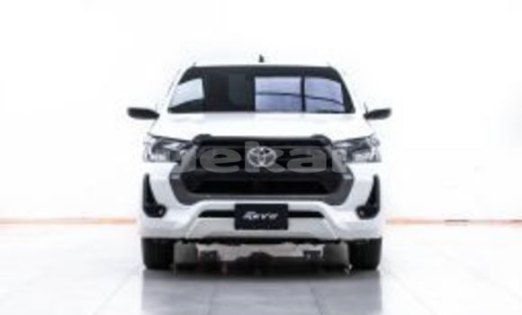 Buy Used Toyota Hiluxe Revo White Car in Bangkok in Bangkok Buy Used Toyota Hiluxe Revo White Car in Bangkok in Bangkok