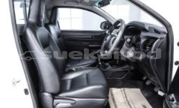 Buy Used Toyota Hiluxe Revo White Car in Bangkok in Bangkok Buy Used Toyota Hiluxe Revo White Car in Bangkok in Bangkok