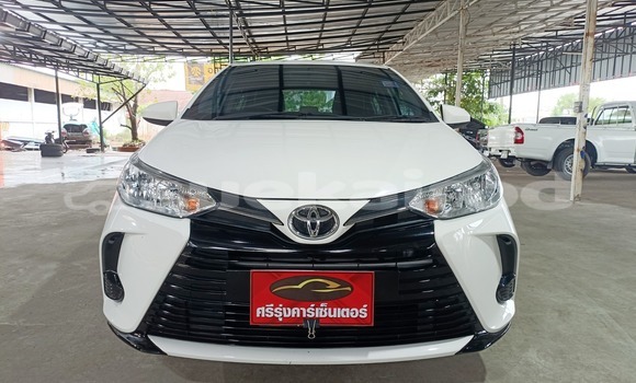 Buy Used Toyota Yaris Ativ White Car in Yasothon in Yasothon Buy Used Toyota Yaris Ativ White Car in Yasothon in Yasothon