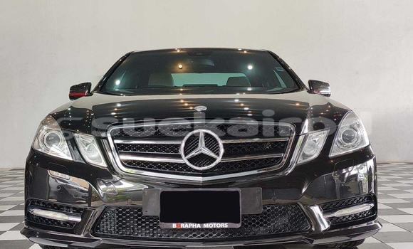 ซื้อ รถมือสอง Mercedes-Benz E200 สีดำ รถยนต์ ใน %{เมือง} ใน ชลบุรี