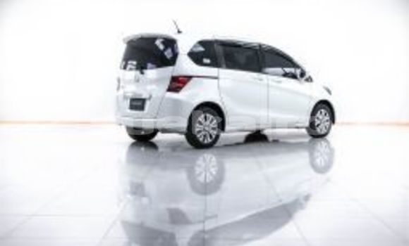 Buy Used Honda Freed White Car in Bangkok in Bangkok Buy Used Honda Freed White Car in Bangkok in Bangkok