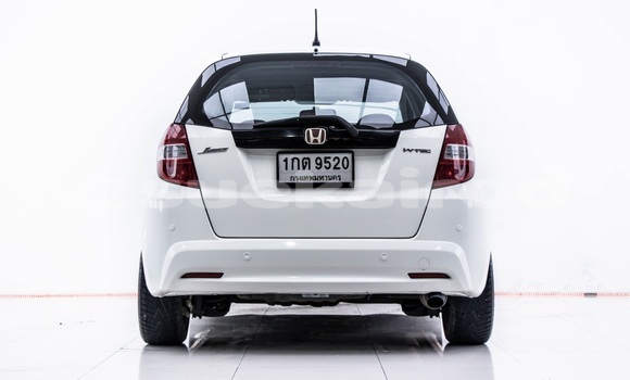 Buy Used Honda Jazz White Car in Bangkok in Bangkok Buy Used Honda Jazz White Car in Bangkok in Bangkok