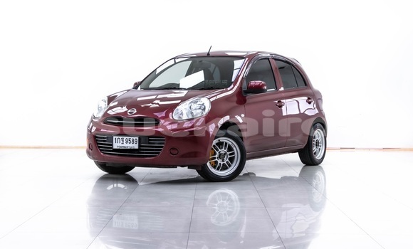 ซื้อ รถมือสอง Nissan March สีแดง รถยนต์ ใน %{เมือง} ใน กรุงเทพมหานคร