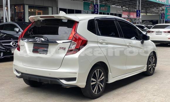 ซื้อ รถมือสอง Honda Jazz ขาว รถยนต์ ใน %{เมือง} ใน กรุงเทพมหานคร ซื้อ รถมือสอง Honda Jazz ขาว รถยนต์ ใน %{เมือง} ใน กรุงเทพมหานคร