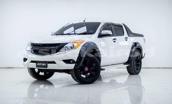 Buy Used Mazda BT-50 White Car in Samut Sakhon in Samut Sakhon