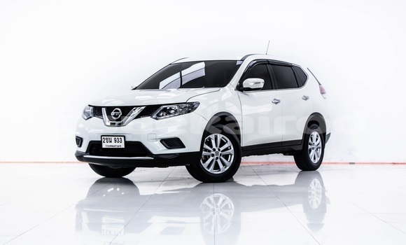 ซื้อ รถมือสอง Nissan X–Trail ขาว รถยนต์ ใน %{เมือง} ใน กรุงเทพมหานคร