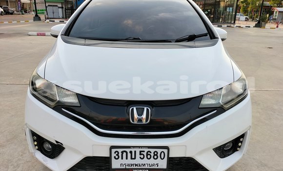 ซื้อ รถมือสอง Honda Jazz ขาว รถยนต์ ใน %{เมือง} ใน ปทุมธานี