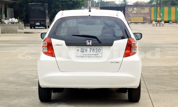 Buy Used Honda Jazz White Car in Bangkok in Bangkok Buy Used Honda Jazz White Car in Bangkok in Bangkok