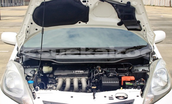 Buy Used Honda Jazz White Car in Bangkok in Bangkok Buy Used Honda Jazz White Car in Bangkok in Bangkok