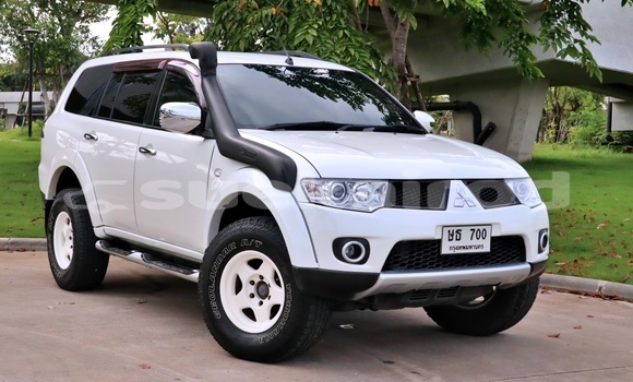 Buy Used Mitsubishi Pajero Sport White Car in Bangkok in Bangkok Buy Used Mitsubishi Pajero Sport White Car in Bangkok in Bangkok