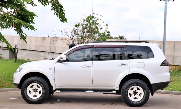 Buy Used Mitsubishi Pajero Sport White Car in Bangkok in Bangkok Buy Used Mitsubishi Pajero Sport White Car in Bangkok in Bangkok