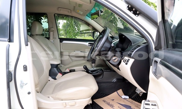 Buy Used Mitsubishi Pajero Sport White Car in Bangkok in Bangkok Buy Used Mitsubishi Pajero Sport White Car in Bangkok in Bangkok