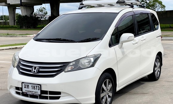 ซื้อ รถมือสอง Honda Freed ขาว รถยนต์ ใน %{เมือง} ใน กรุงเทพมหานคร