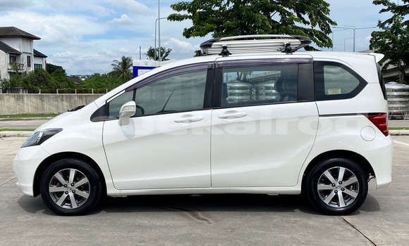 Buy Used Honda Freed White Car in Bangkok in Bangkok Buy Used Honda Freed White Car in Bangkok in Bangkok