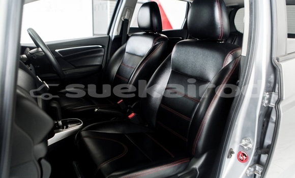 ซื้อ รถมือสอง Honda Jazz เงิน รถยนต์ ใน %{เมือง} ใน ชลบุรี ซื้อ รถมือสอง Honda Jazz เงิน รถยนต์ ใน %{เมือง} ใน ชลบุรี