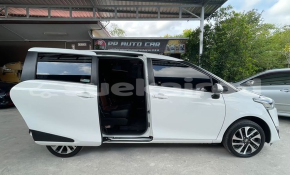 ซื้อ รถมือสอง Toyota Sienta ขาว รถยนต์ ใน %{เมือง} ใน สงขลา ซื้อ รถมือสอง Toyota Sienta ขาว รถยนต์ ใน %{เมือง} ใน สงขลา